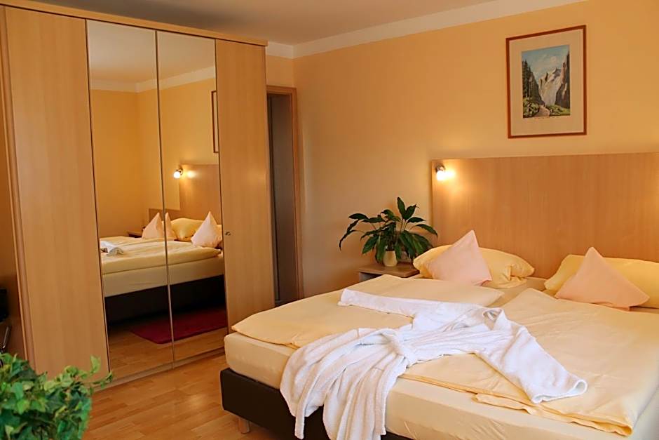 Photo 1 of 8 of Double Room