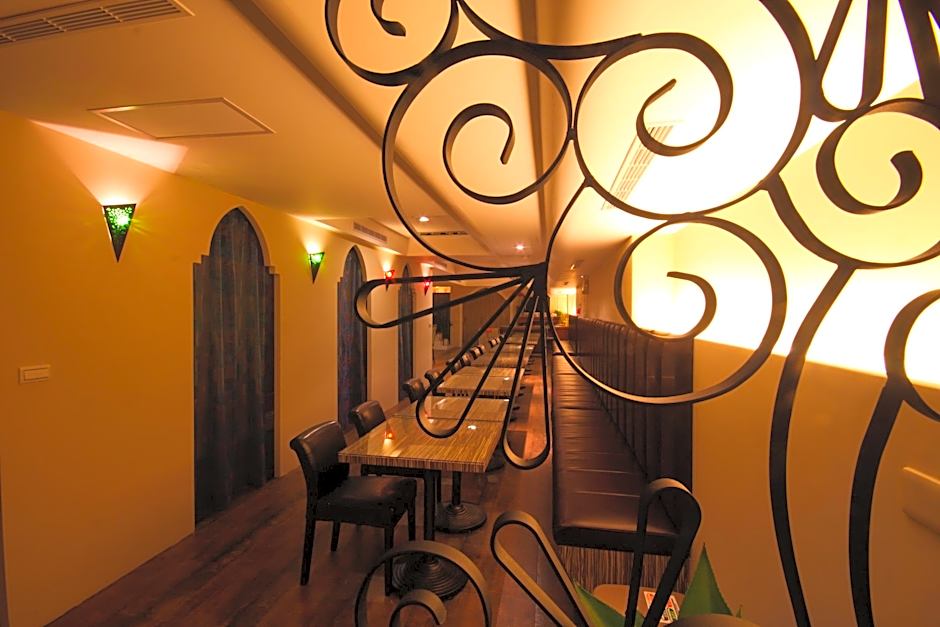 Moroccan Holiday Suite