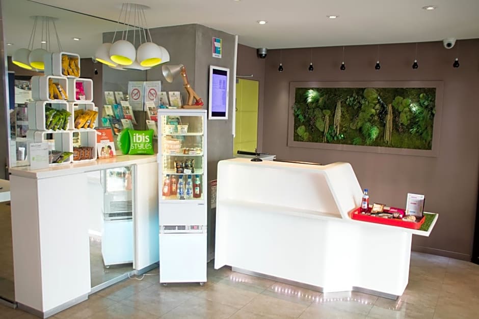 Ibis Styles Paris Tolbiac Bibliotheque