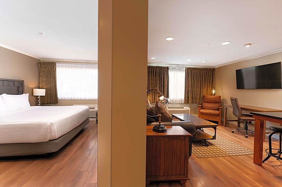 Prestige Hudson Bay Lodge, Premier Collection