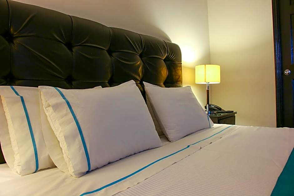 Country Hotel & Suites