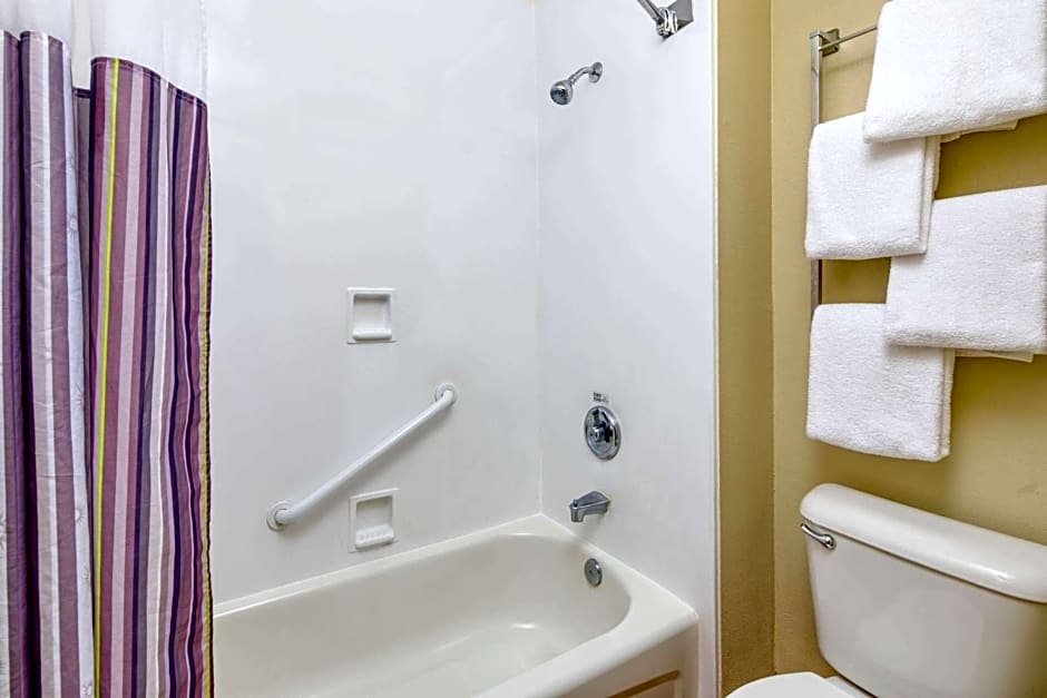 La Quinta by Wyndham Savannah Southside