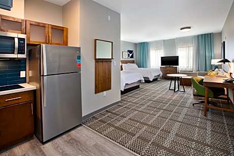 2 Queen Studio Suite