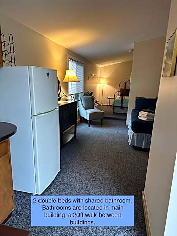 Quadruple Room with Shared Bathroom
