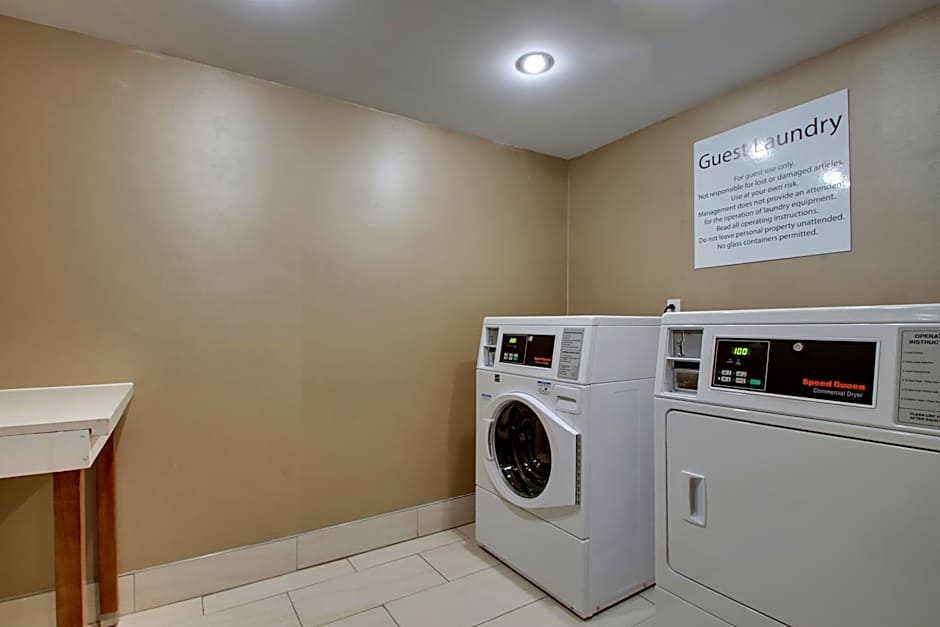 Holiday Inn Express & Suites Wapakoneta By IHG