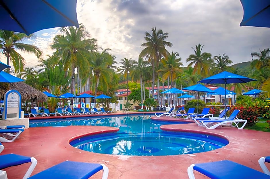 Qualton Club Ixtapa All Inclusive