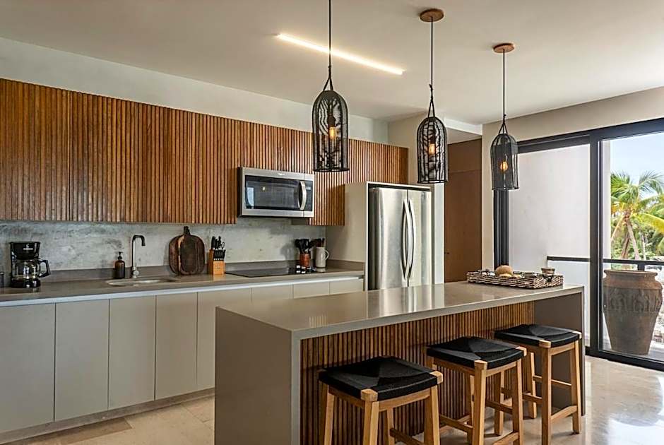 Beachfront 2BR Apartment at Tankah Bay