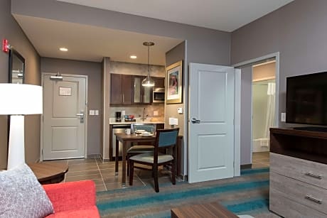 King Suite - Hearing Access/Non-Smoking