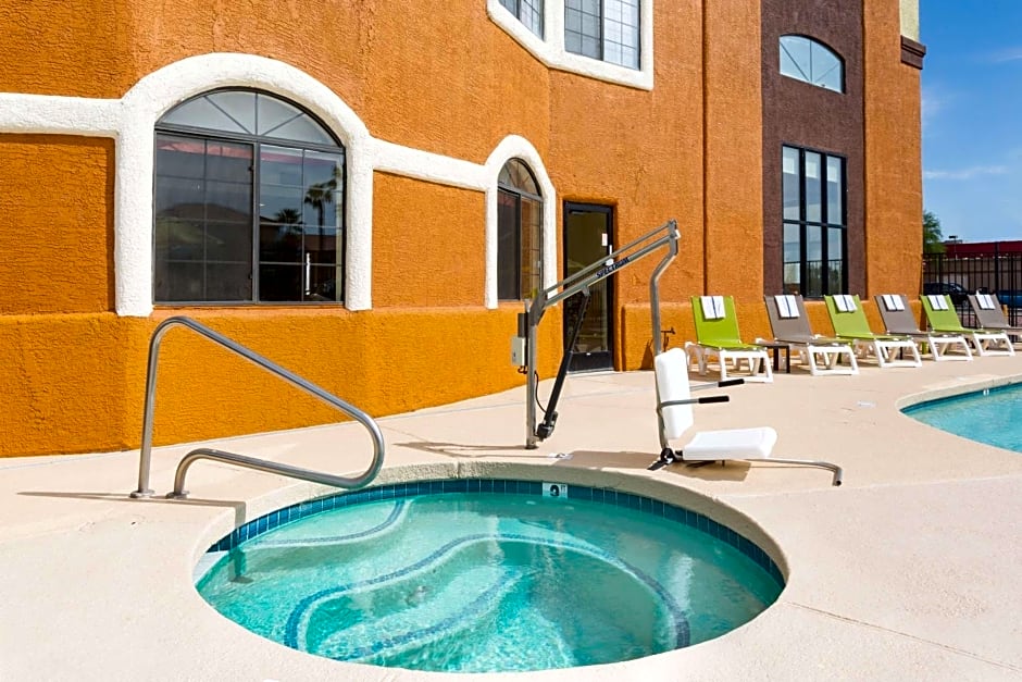 Days Inn & Suites by Wyndham Tucson/Marana