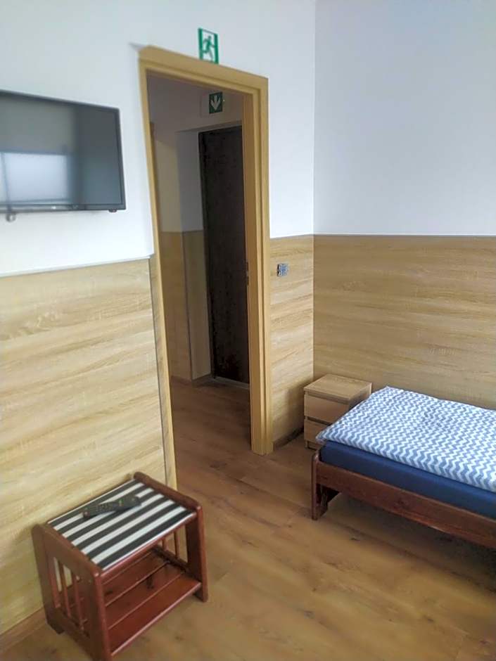 Pokoje Gościnne z łazienkami przy Wrocławiu, darmowy parking