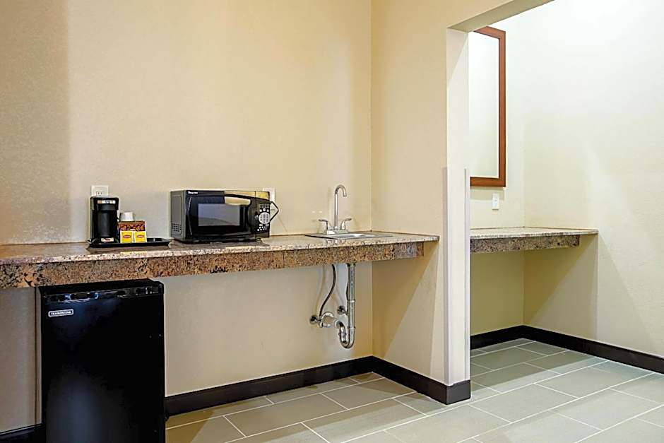 Comfort Suites Fishkill near Interstate 84