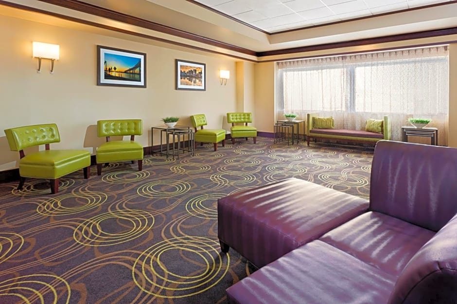 Holiday Inn Clark - Newark, an IHG Hotel