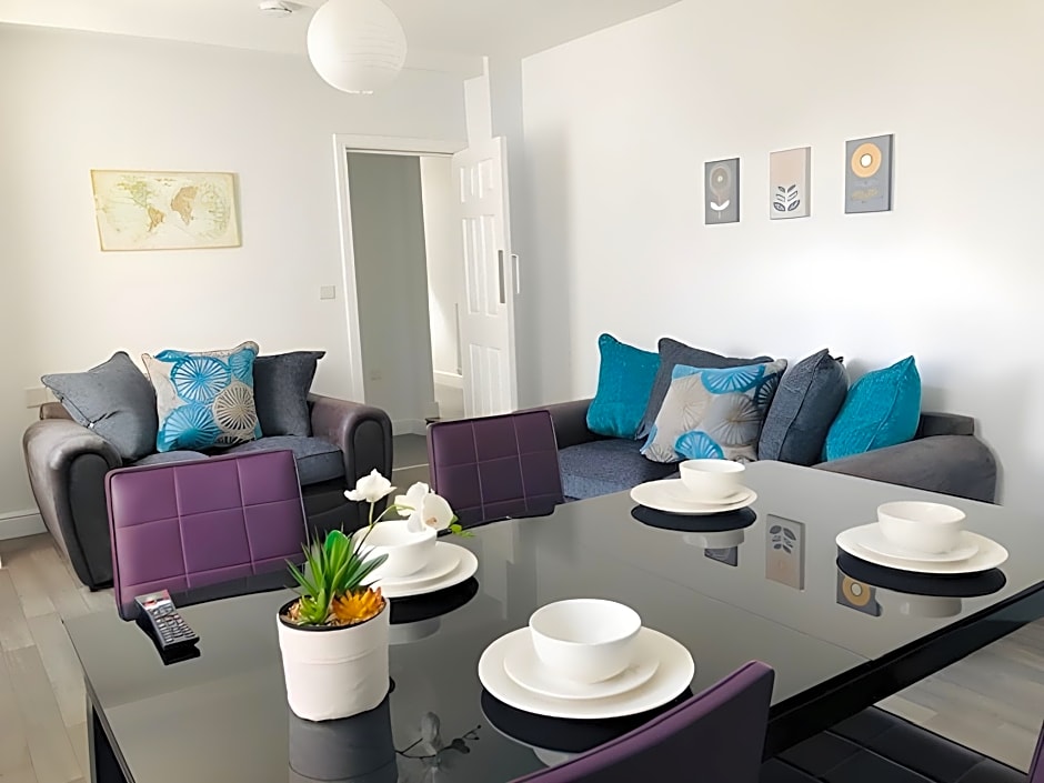 Townhouse @ 51 Balfour St -Stoke