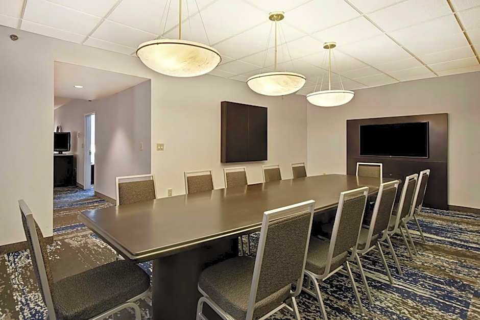 Embassy Suites By Hilton Charleston