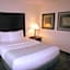 La Quinta Inn & Suites by Wyndham Boston Somerville