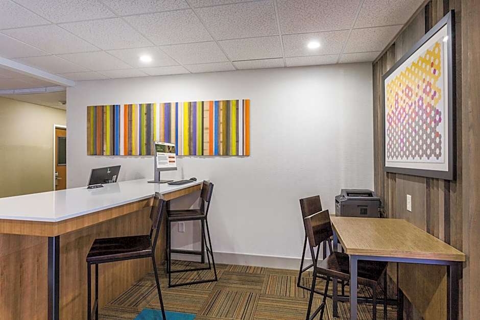 Holiday Inn Express Hotel and Suites Petersburg - Fort Lee By IHG