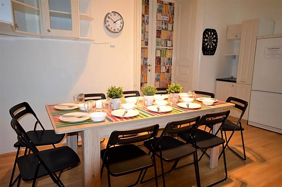 Travel&Joy backpackers