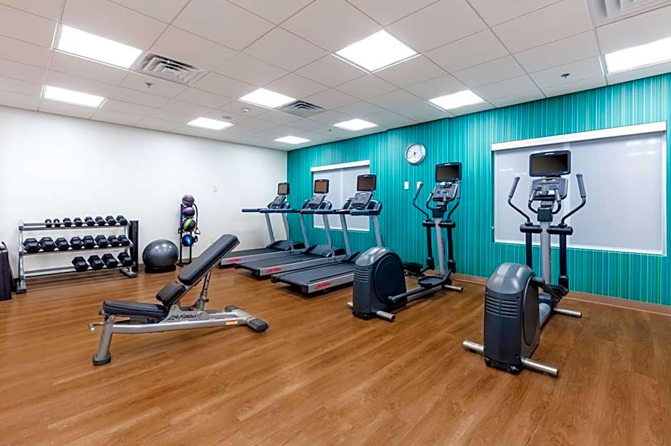 Holiday Inn Express Calhoun South By IHG