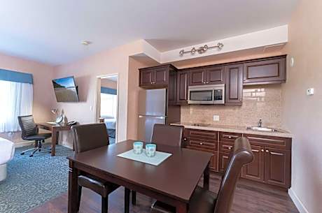 King Room with Two Twin Beds