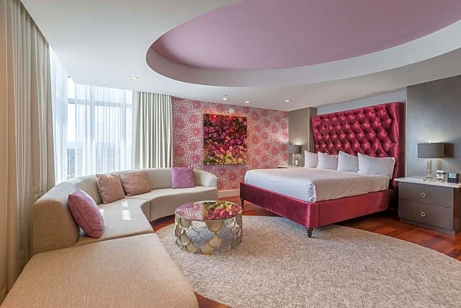 DoubleTree by Hilton Asheville Downtown