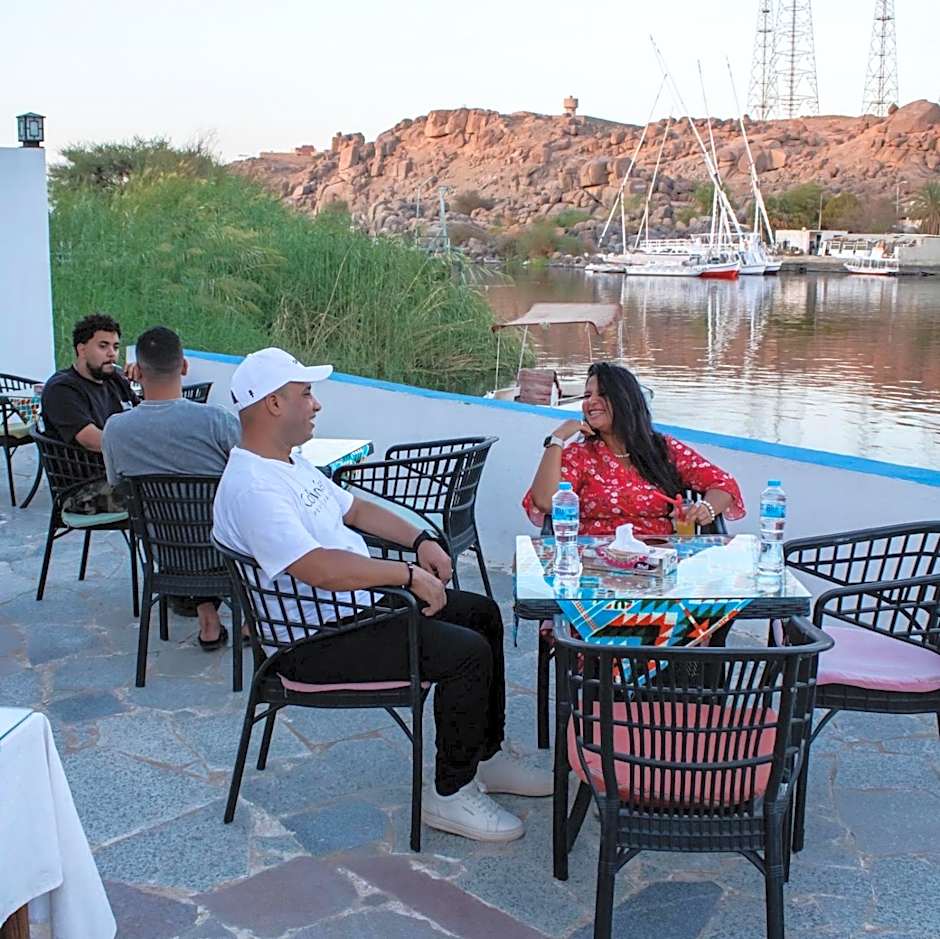 ACHERTOD Nubian House