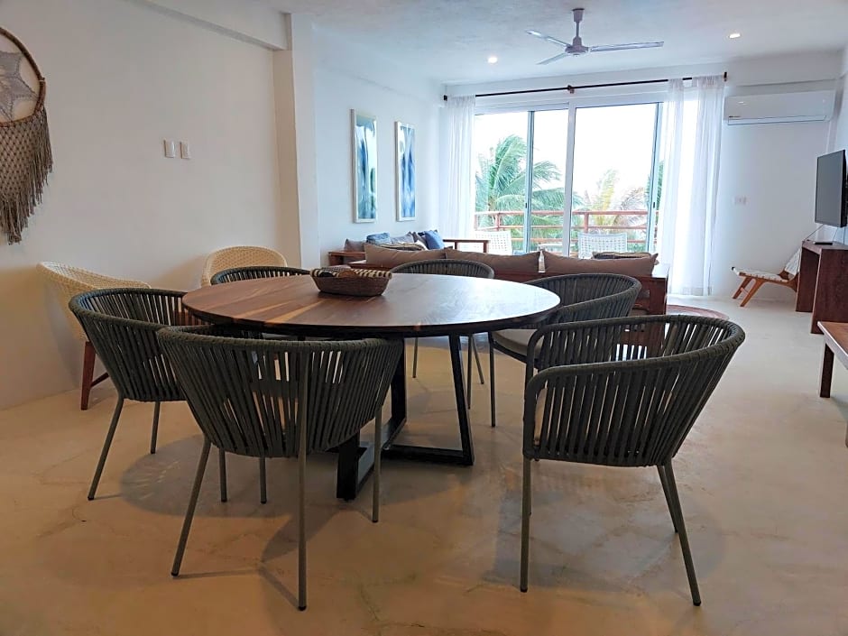 Noah Beach Hotel & Suites