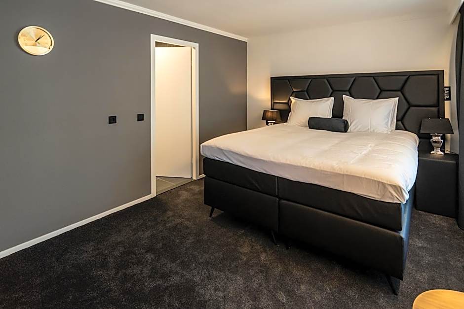 Square Boutique Hotel & Brasserie