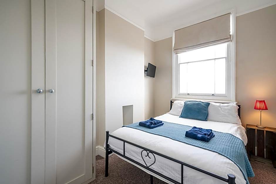 The Veteran Hotel & Bar