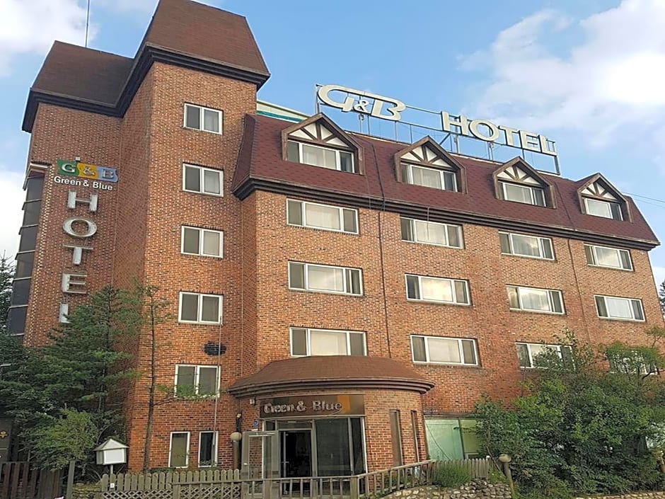 Green And Blue Hotel