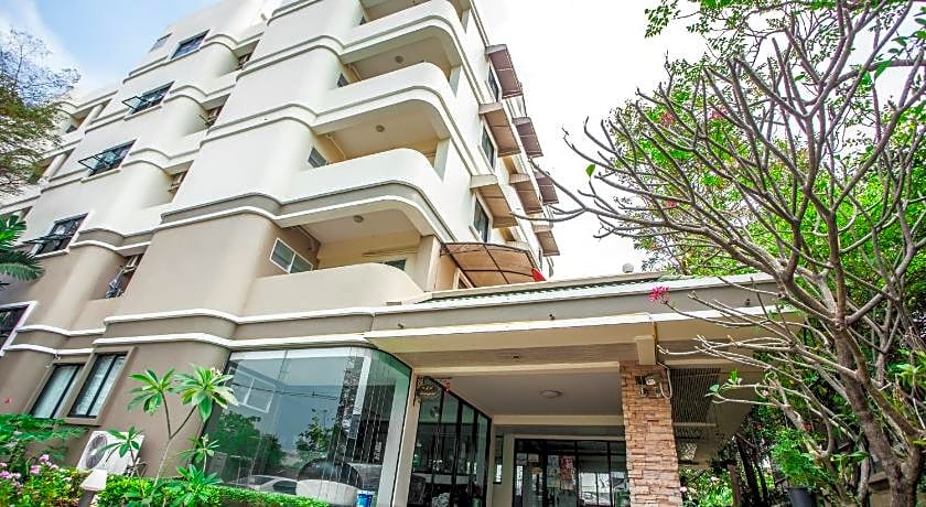 Baan Boonanan Apartment