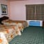 Days Inn & Suites by Wyndham Columbus NE