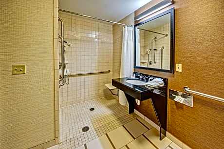 King Room with Roll-in Shower - Mobility and Hearing Accessible