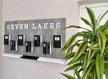 7 LAKES Aparthotel