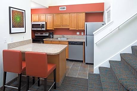 Two-Bedroom Penthouse with Balcony