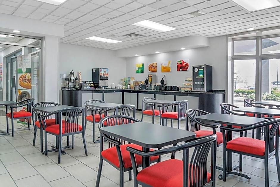 Quality Inn & Suites Banquet Center