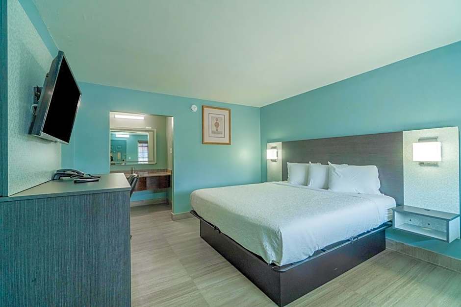 Lone Star Inn & Suites by OYO Harlingen TX