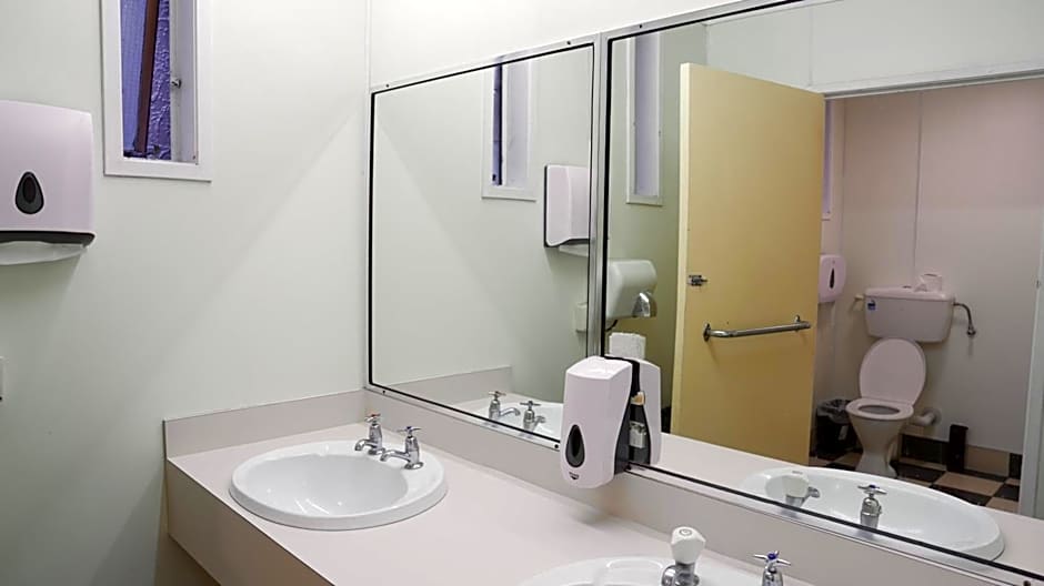 Silverfern Backpackers