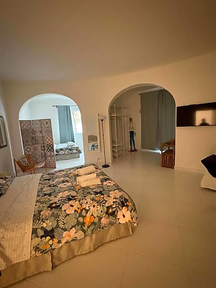 Il Caimano B & B, con piscina dall'11 Luglio al 31 Agosto