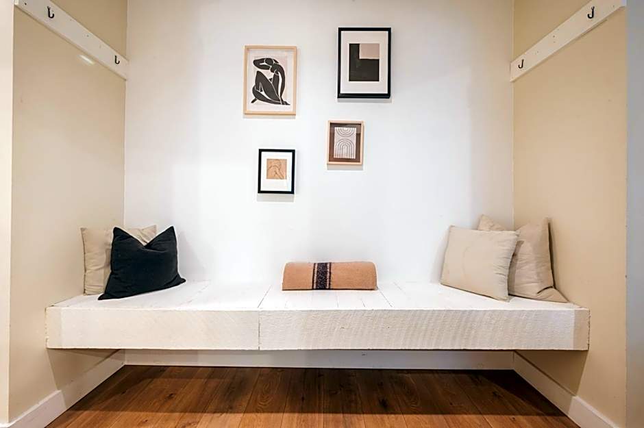 Creekside Oasis 4 Beds Pool and Hot Tub