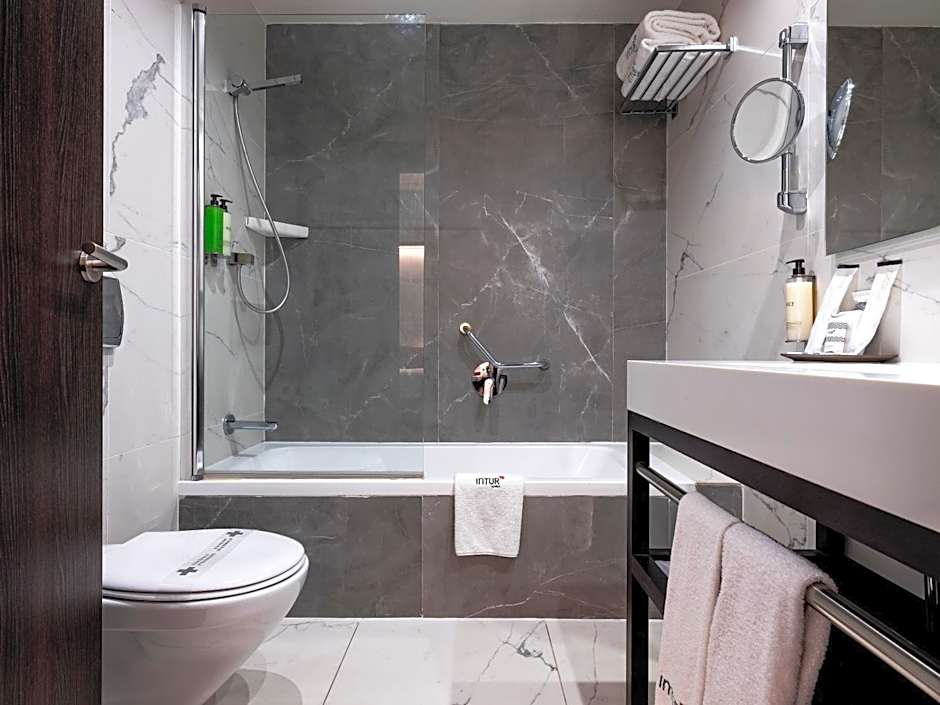 Intur Palacio San Martin