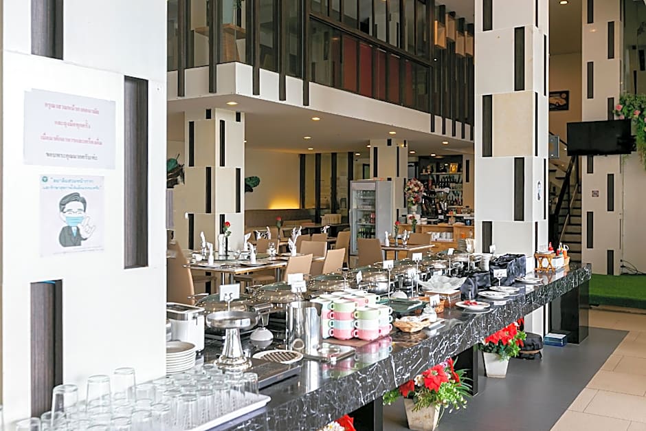 Grand Ratchapruek Hotel