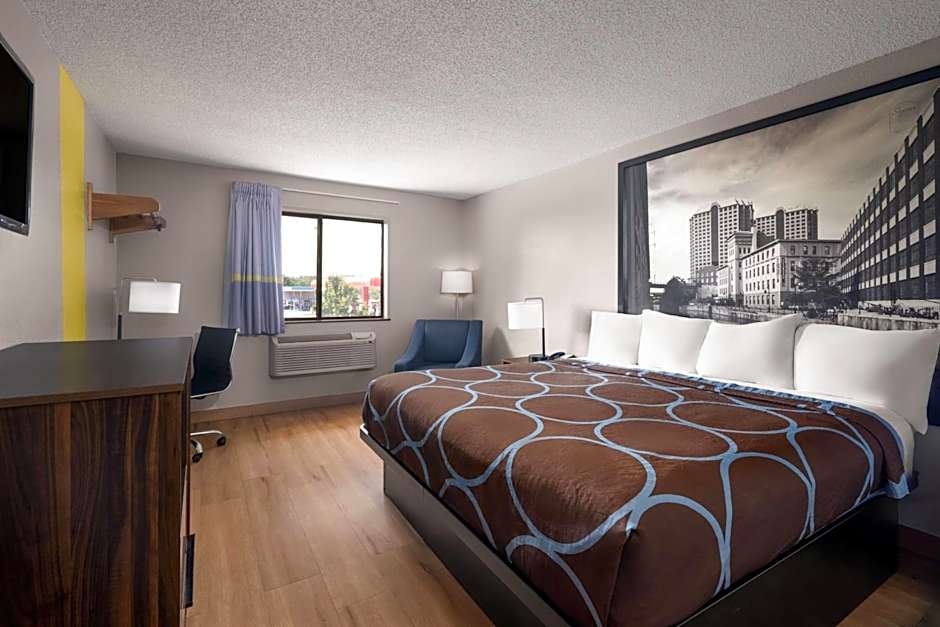 Super 8 by Wyndham Farmville