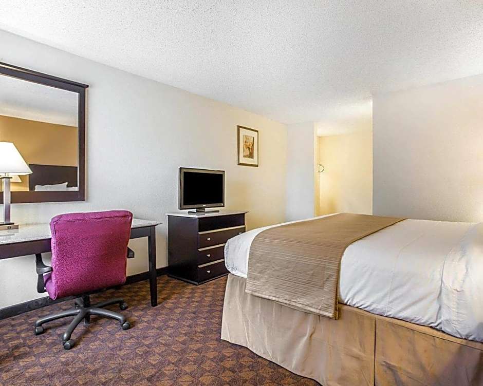 Quality Inn & Suites Coliseum