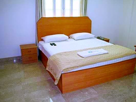 OYO 117 Majestic Hotel