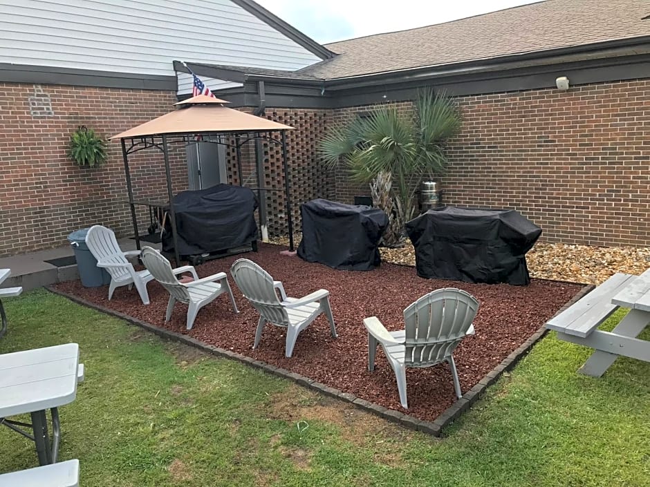 At Home Inn - Pensacola