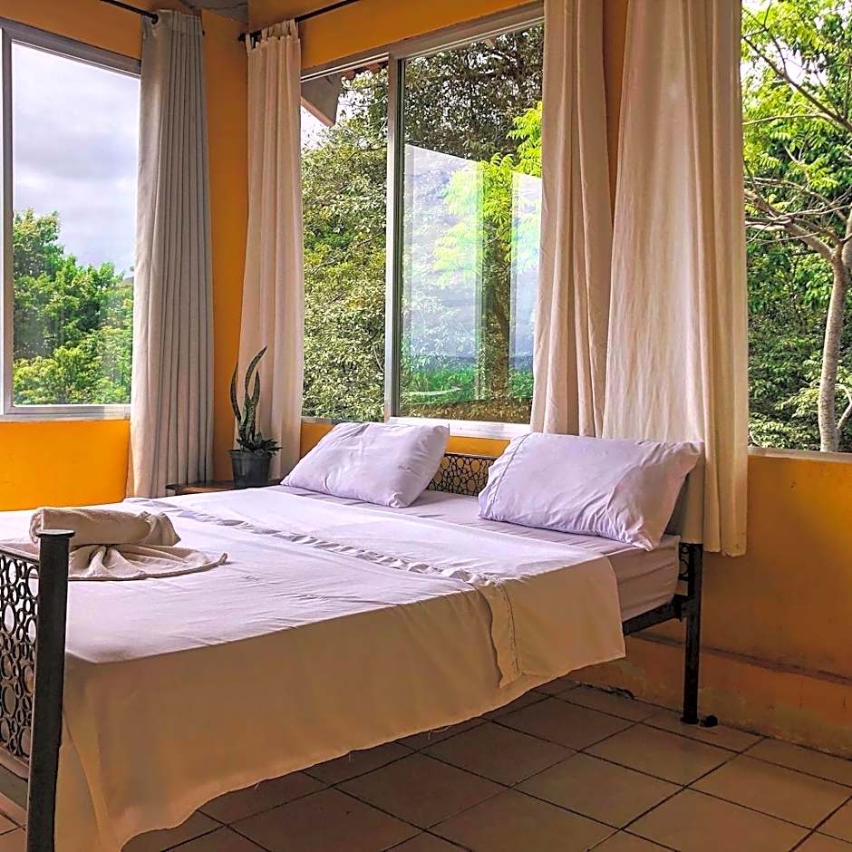 Banana Leaf Eco Hostel