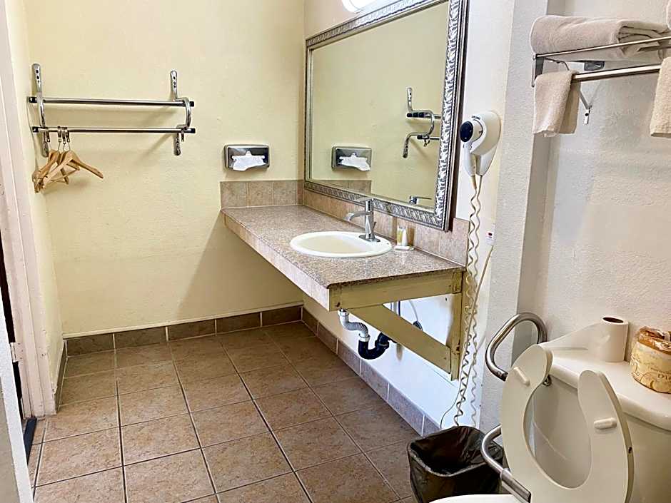 Super 8 by Wyndham Albuquerque Downtown