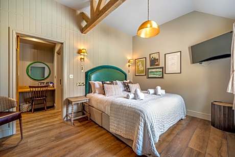 Deluxe Double Room with Shower