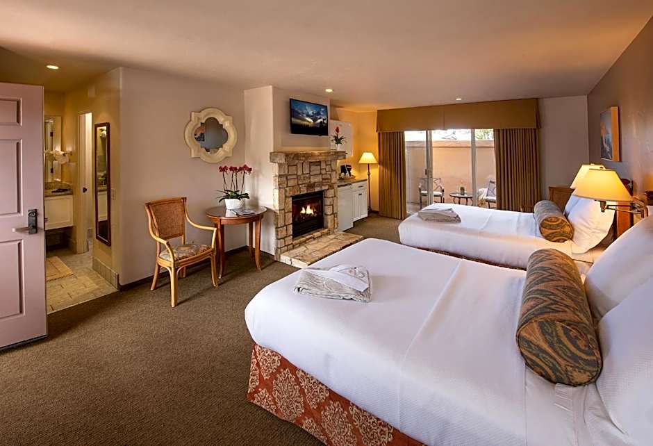 Photo 1 of 2 of Quadruple Room