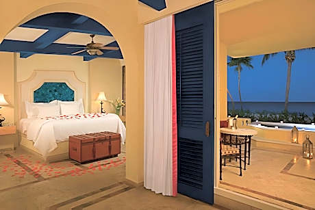 Butler Ocean  Ocean Front One Bedroom Suite with Plunge Pool (1 King Bed) - All Inclusive
